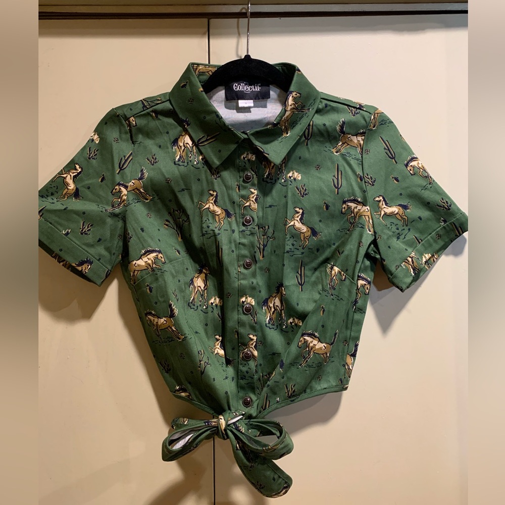 COLLECTIF NWOT button up cropped shirt